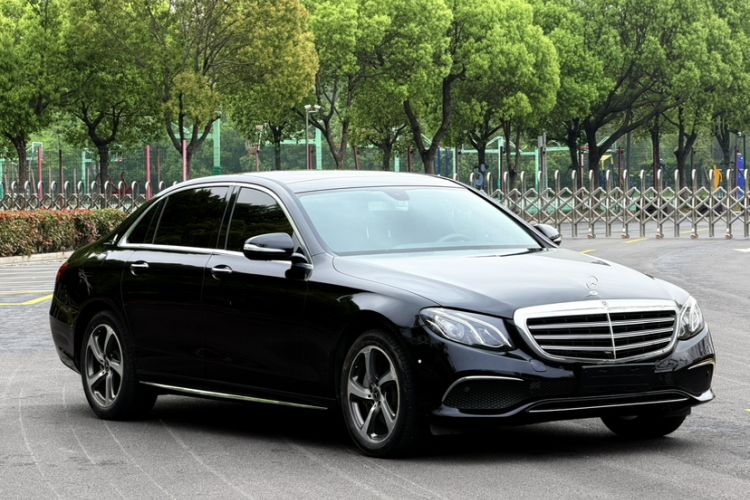 Used Mercedes-Benz E-Class 2017 E 300 L Sport Luxury Edition Exterior 7