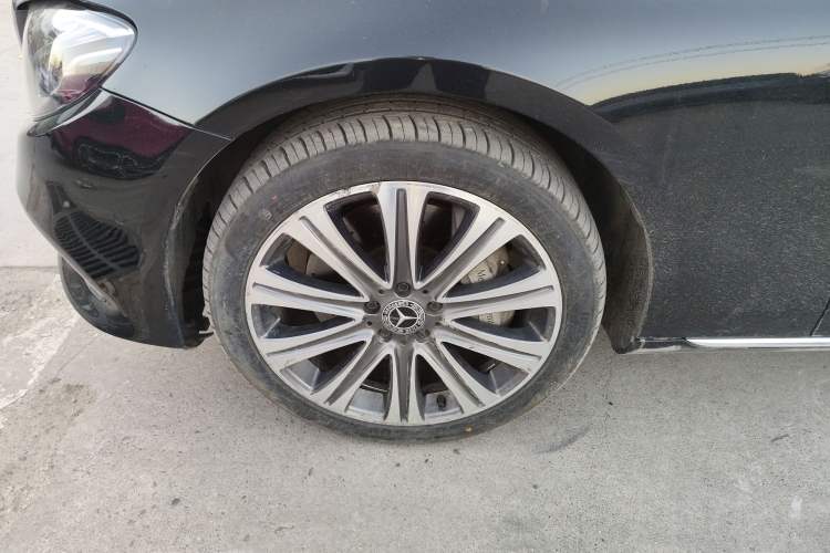 Used Mercedes-Benz E-Class 2017 E 320 L 4MATIC Exterior 7