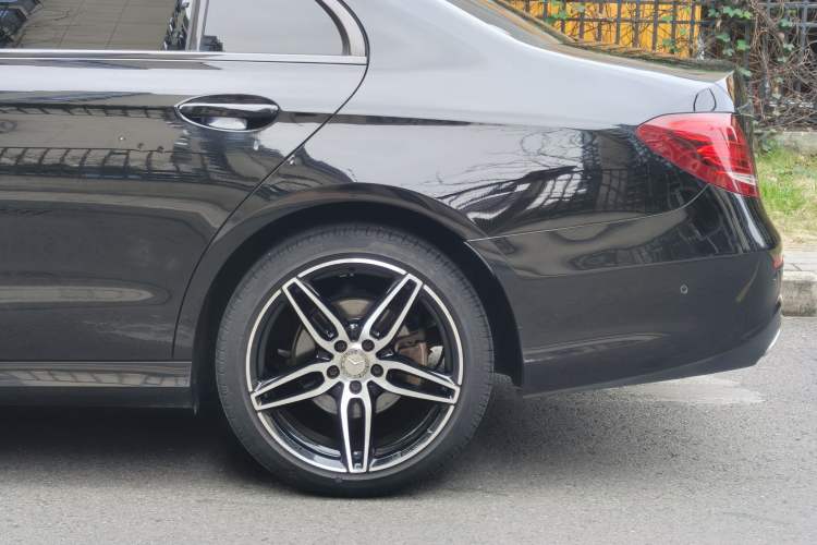Used Mercedes-Benz E-Class 2017 E 200 Sport 4MATIC Exterior 8