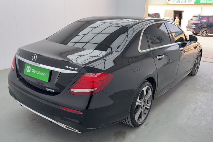 Used Mercedes-Benz E-Class 2017 E 320 L Sport 4MATIC Exterior 9