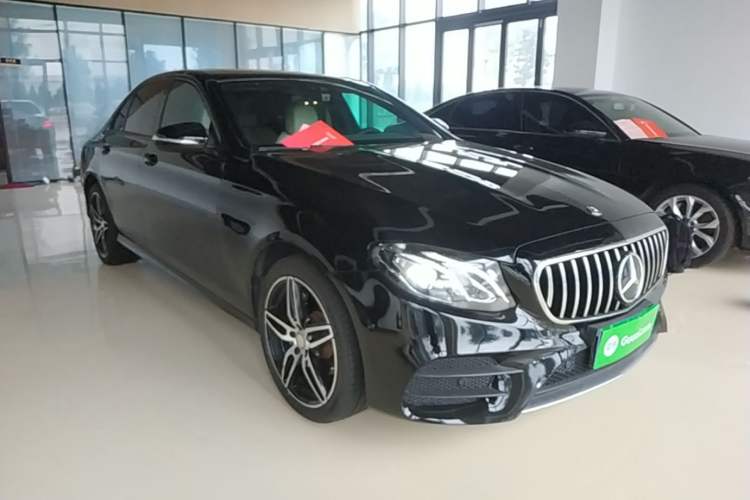 Used Mercedes-Benz E-Class 2017 E 200 Sport 4MATIC Front Right 45 Deg