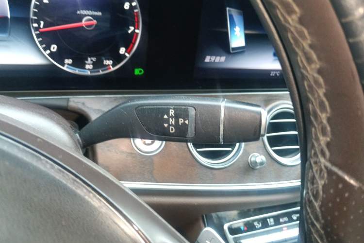 Used Mercedes-Benz E-Class 2017 E 200 L 4MATIC Gear Lever