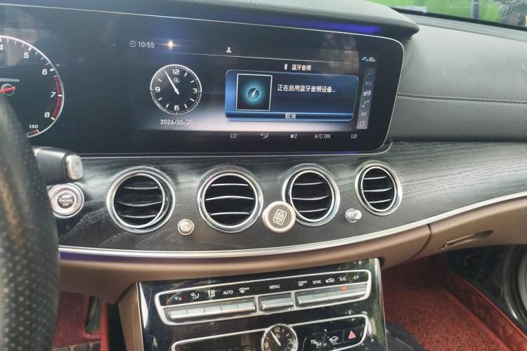 Used Mercedes-Benz E-Class 2017 E 300 L Sporty and Stylish Model Gear Lever