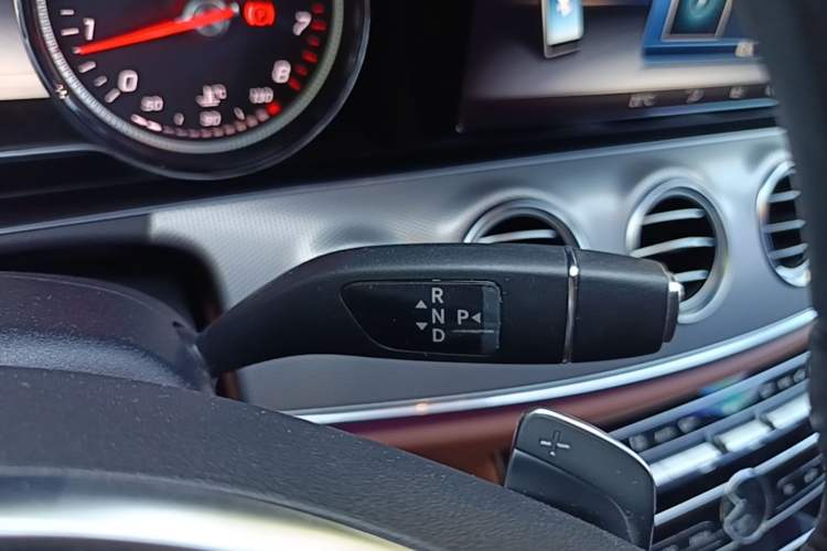 Used Mercedes-Benz E-Class 2017 E 200 Sport 4MATIC Gear Lever