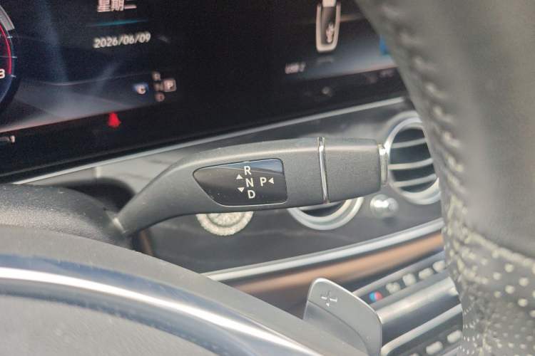 Used Mercedes-Benz E-Class 2017 E 300 L Sporty and Stylish Model Gear Lever