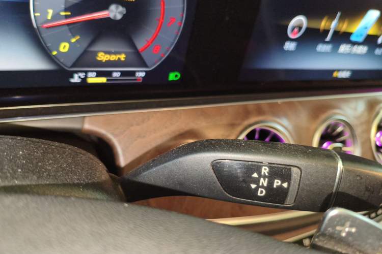 Used Mercedes-Benz E-Class 2017 E 200 L 4MATIC Gear Lever