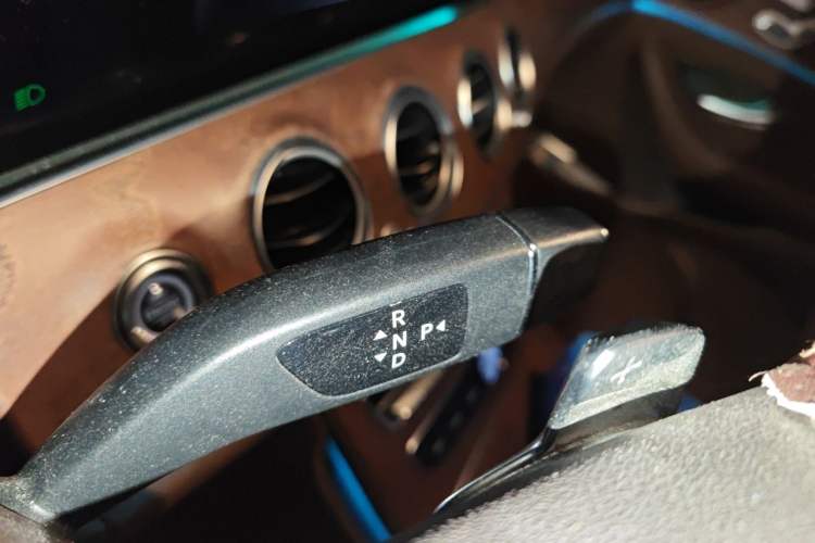Used Mercedes-Benz E-Class 2017 E 200 L 4MATIC Gear Lever