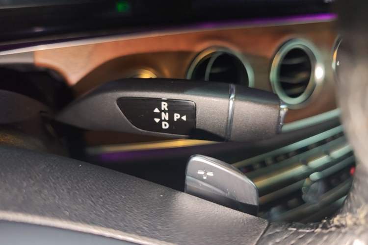 Used Mercedes-Benz E-Class 2017 E 320 L 4MATIC Gear Lever