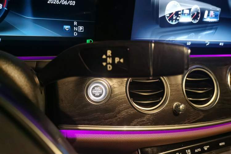 Used Mercedes-Benz E-Class 2017 E 300 L Sport Luxury Edition Gear Lever