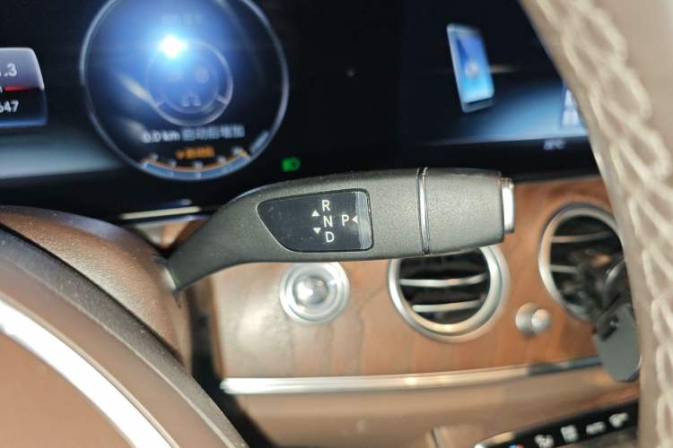 Used Mercedes-Benz E-Class 2017 E 300 L Luxury Model Gear Lever