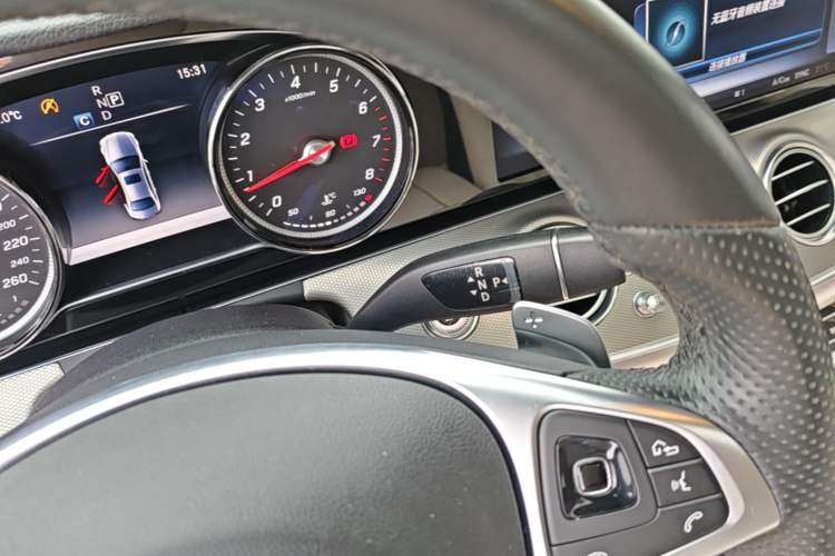 Used Mercedes-Benz E-Class 2017 E 300 Sport Edition Gear Lever