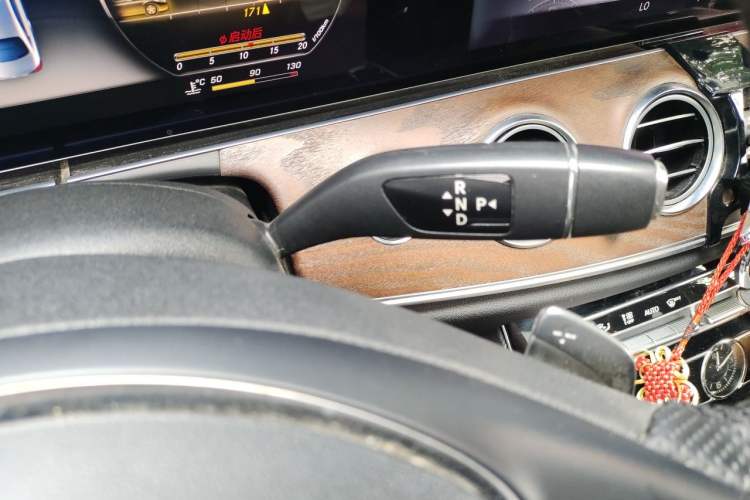 Used Mercedes-Benz E-Class 2017 E 300 L Luxury Model Gear Lever