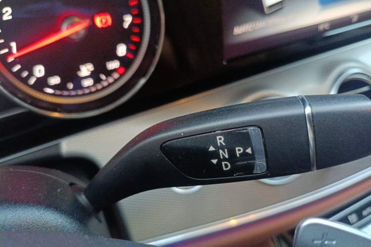 Used Mercedes-Benz E-Class 2017 E 200 Sport 4MATIC Gear Lever