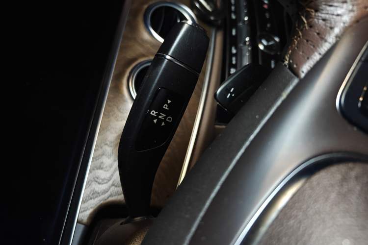 Used Mercedes-Benz E-Class 2017 E 320 L 4MATIC Gear Lever