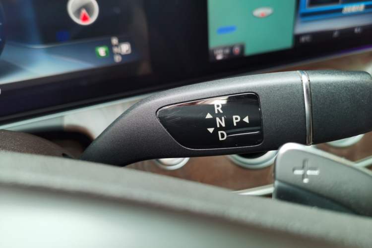 Used Mercedes-Benz E-Class 2017 E 300 L Luxury Model Gear Lever