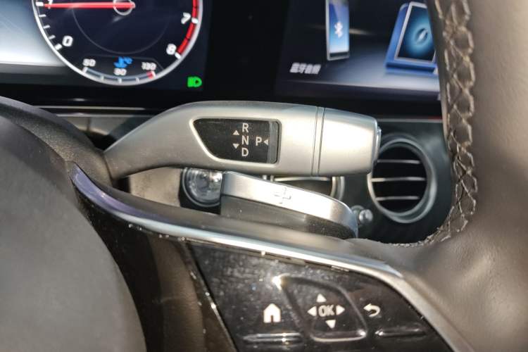 Used Mercedes-Benz E-Class 2017 E 300 L Sport Luxury Edition Gear Lever