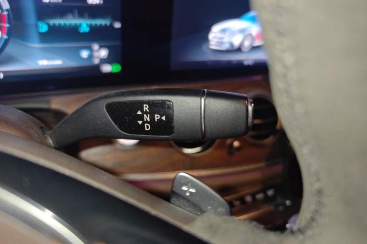 Used Mercedes-Benz E-Class 2017 E 320 L 4MATIC Gear Lever