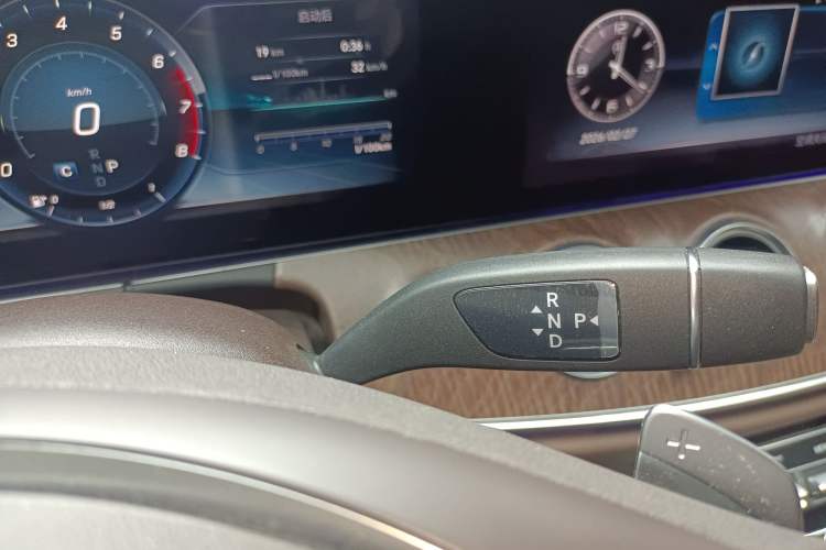Used Mercedes-Benz E-Class 2017 E 300 L Luxury Model Gear Lever