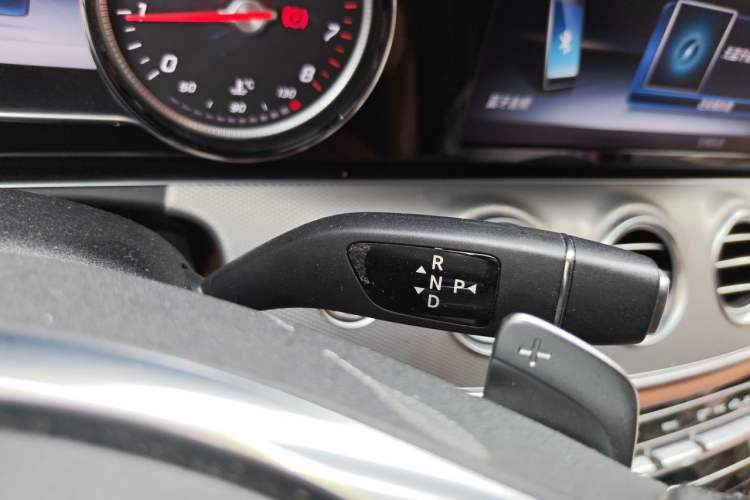 Used Mercedes-Benz E-Class 2017 E 300 Sport Edition Gear Lever
