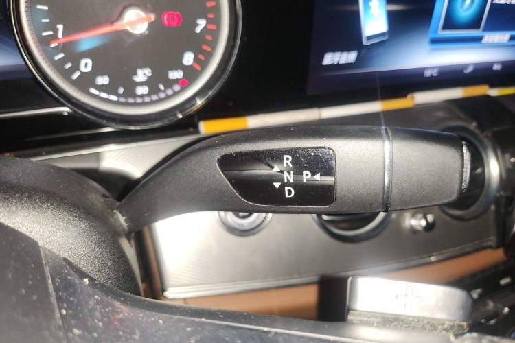 Used Mercedes-Benz E-Class 2017 E 300 Sport Edition Gear Lever
