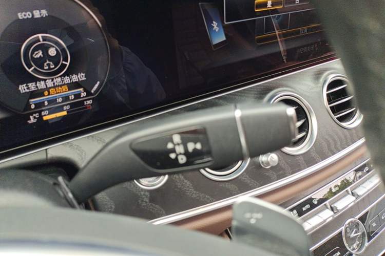 Used Mercedes-Benz E-Class 2017 E 300 L Sport Luxury Edition Gear Lever