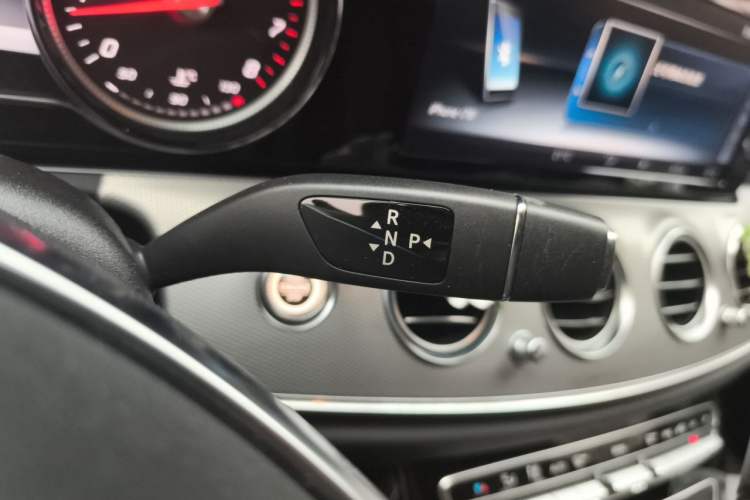 Used Mercedes-Benz E-Class 2017 E 300 Sport Edition Gear Lever