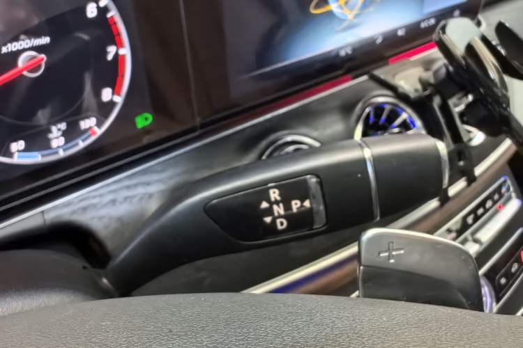 Used Mercedes-Benz E-Class 2017 E 300 L Sport Luxury Edition Gear Lever