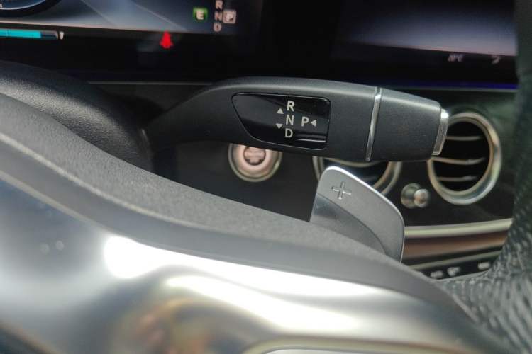 Used Mercedes-Benz E-Class 2017 E 200 L Sport 4MATIC Gear Lever