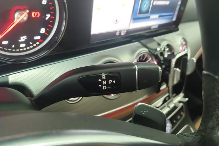 Used Mercedes-Benz E-Class 2017 E 200 Sport Gear Lever