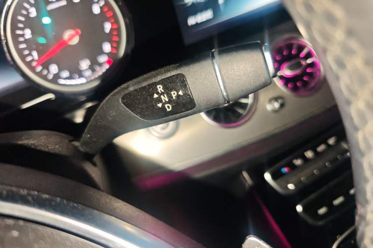 Used Mercedes-Benz E-Class 2017 E 300 Sport Edition Gear Lever