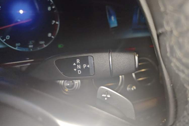 Used Mercedes-Benz E-Class 2017 E 300 L Sport Luxury Edition Gear Lever