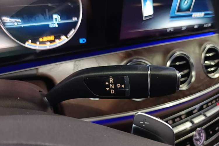 Used Mercedes-Benz E-Class 2017 E 200 L 4MATIC Gear Lever