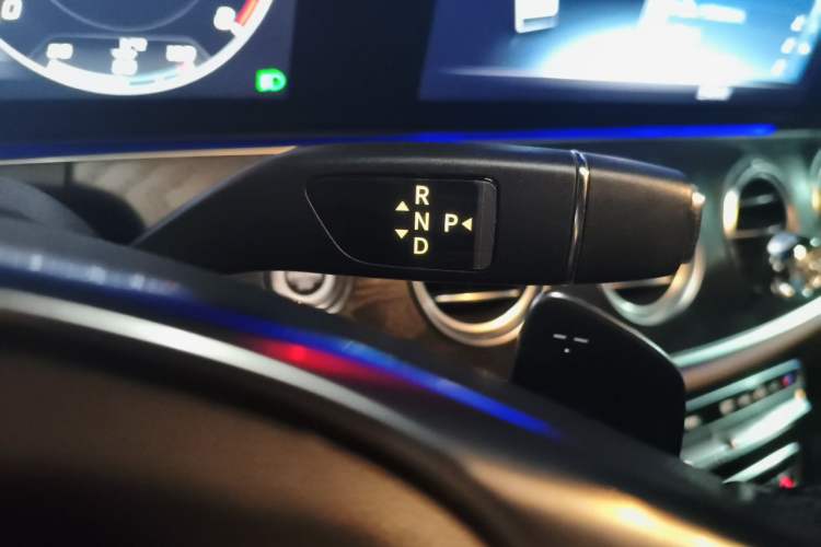 Used Mercedes-Benz E-Class 2017 E 300 L Sporty and Stylish Model Gear Lever