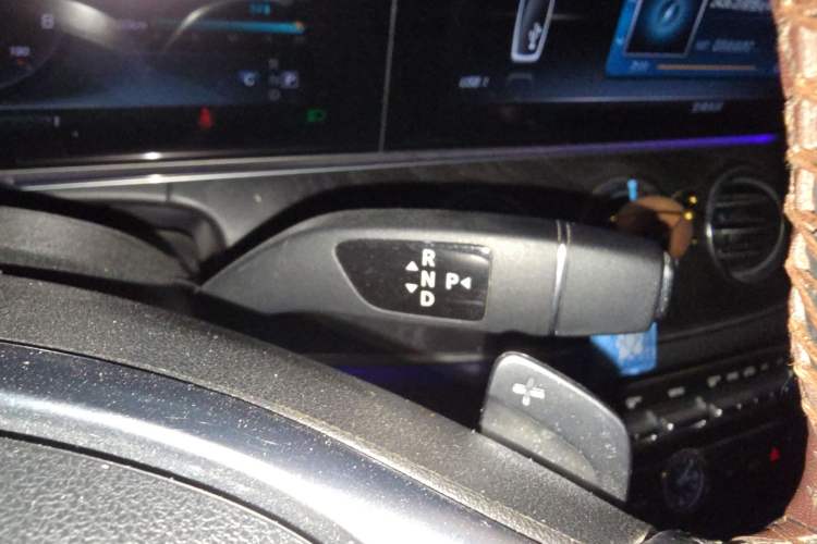 Used Mercedes-Benz E-Class 2017 E 320 L Sport 4MATIC Gear Lever