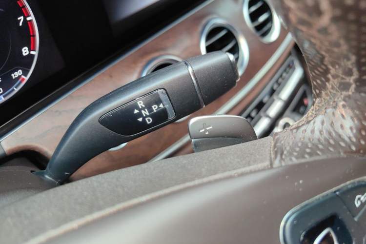 Used Mercedes-Benz E-Class 2017 E 320 L 4MATIC Gear Lever