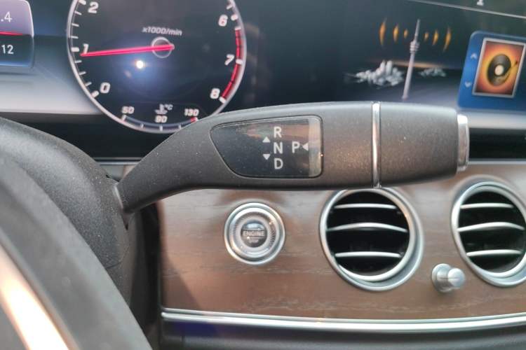 Used Mercedes-Benz E-Class 2017 E 200 L 4MATIC Gear Lever