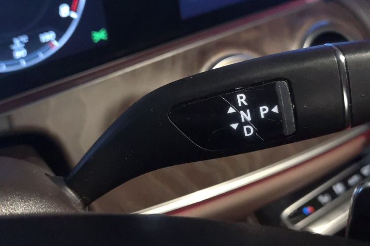 Used Mercedes-Benz E-Class 2017 E 300 L Luxury Model Gear Lever