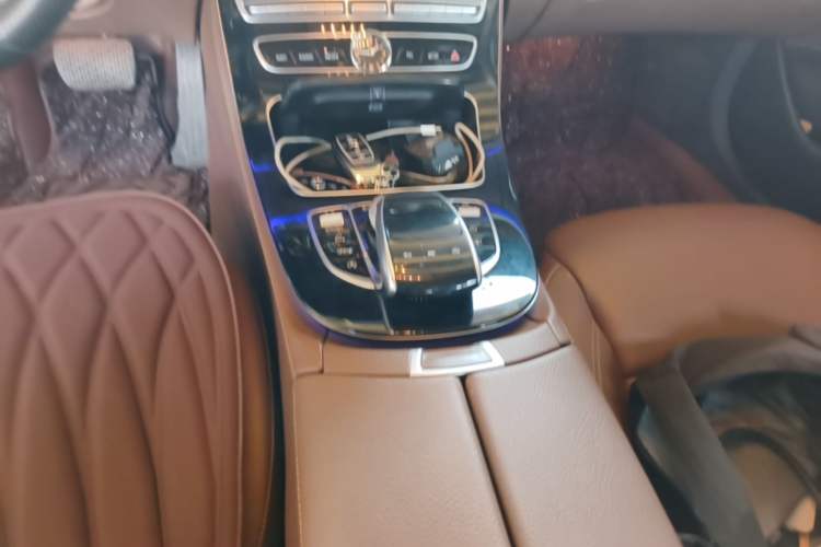 Used Mercedes-Benz E-Class 2017 E 300 L Sport Luxury Edition Gear Lever