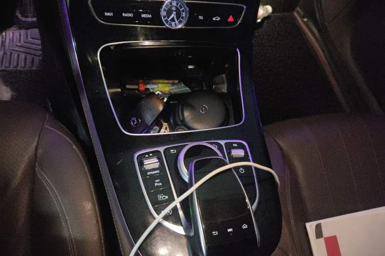 Used Mercedes-Benz E-Class 2017 E 300 L Sporty and Stylish Model Gear Lever