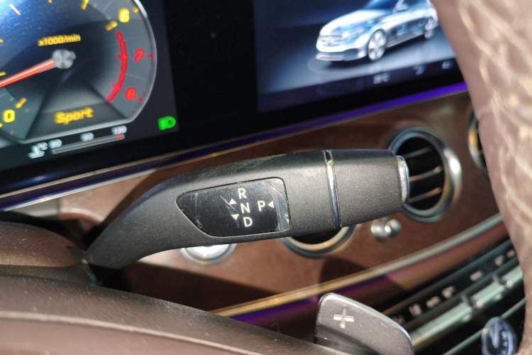 Used Mercedes-Benz E-Class 2017 E 320 L 4MATIC Gear Lever
