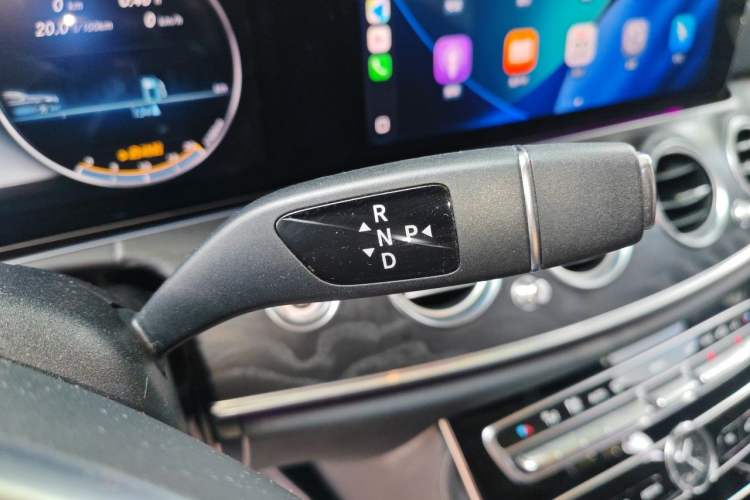 Used Mercedes-Benz E-Class 2017 E 300 L Sporty and Stylish Model Gear Lever