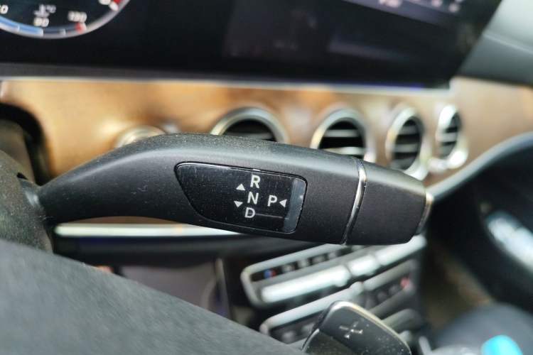 Used Mercedes-Benz E-Class 2017 E 300 L Sporty and Stylish Model Gear Lever