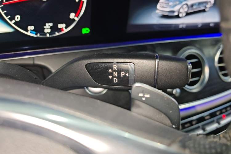 Used Mercedes-Benz E-Class 2017 E 300 L Sporty and Stylish Model Gear Lever