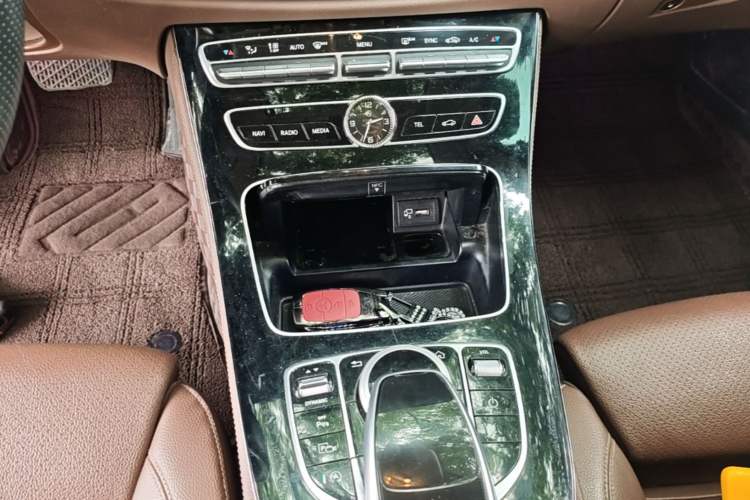 Used Mercedes-Benz E-Class 2017 E 200 L Sport 4MATIC Gear Lever
