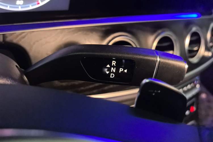 Used Mercedes-Benz E-Class 2017 E 300 L Sporty and Stylish Model Gear Lever