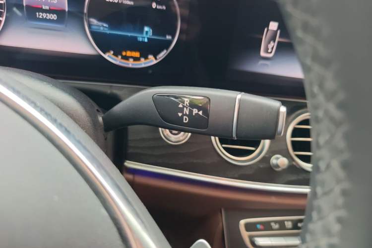 Used Mercedes-Benz E-Class 2017 E 300 L Sport Luxury Edition Gear Lever