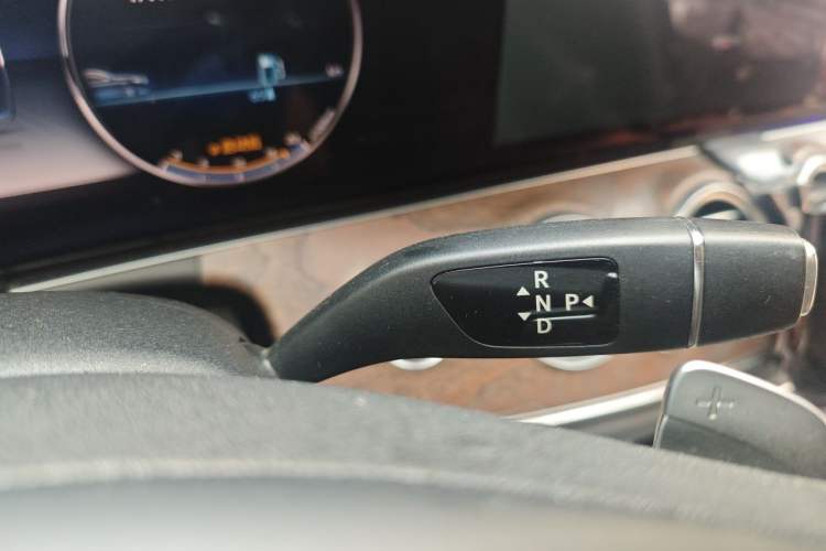 Used Mercedes-Benz E-Class 2017 E 320 L 4MATIC Gear Lever