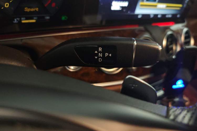 Used Mercedes-Benz E-Class 2017 E 300 L Luxury Model Gear Lever