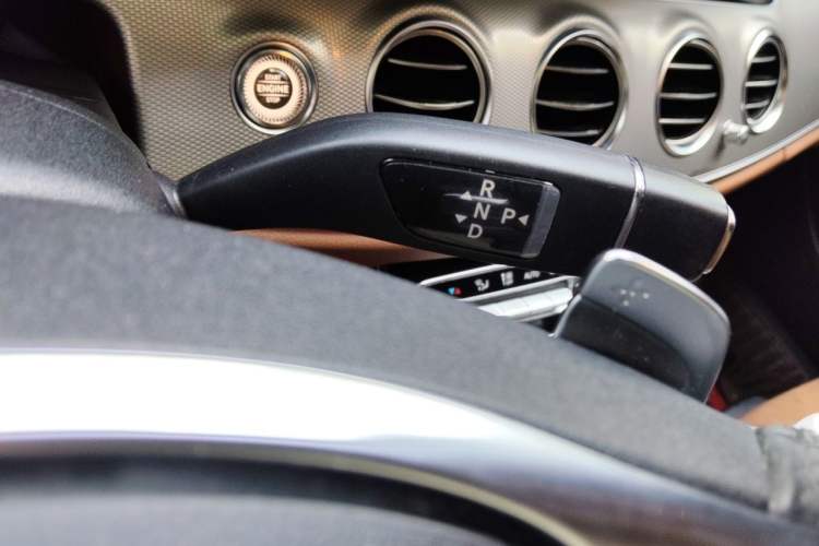 Used Mercedes-Benz E-Class 2017 E 200 Sport Gear Lever