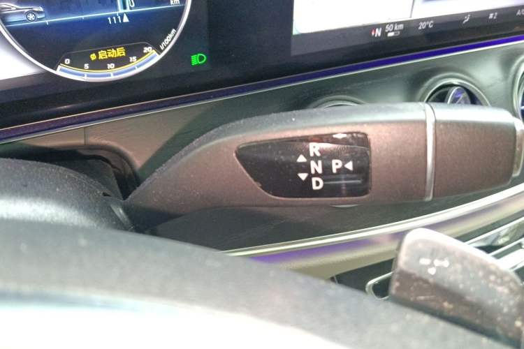 Used Mercedes-Benz E-Class 2017 E 300 L Sport Luxury Edition Gear Lever